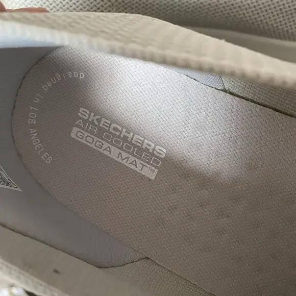 Skechers NWTs GOwalk Sensational Day Slip On Shoes Size 11 Wide Fit taupe
